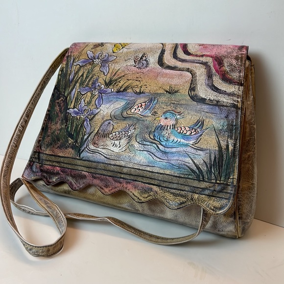 jane yoo Handbags - Vintage Jane Yoo Hand panted leather messenger